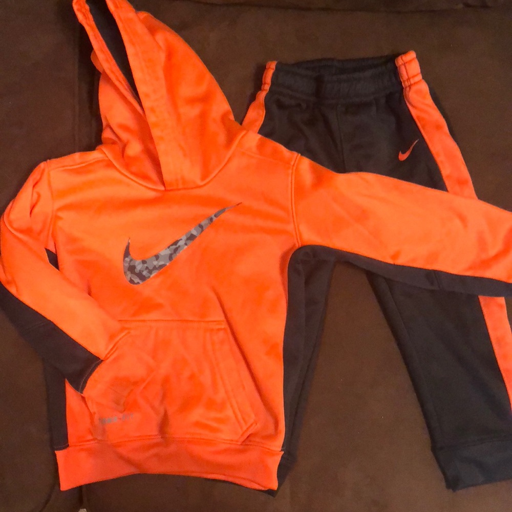 Nike Therma fit Hooded Sweatshirt and pant